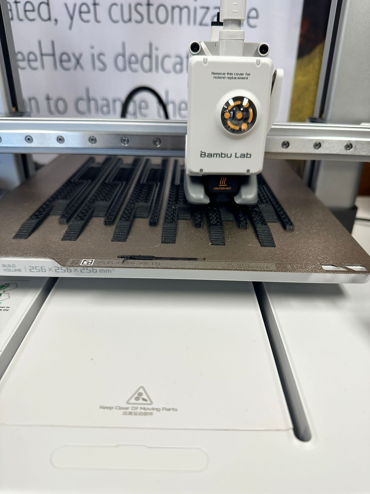 Electromechanical wall clock — frame 3